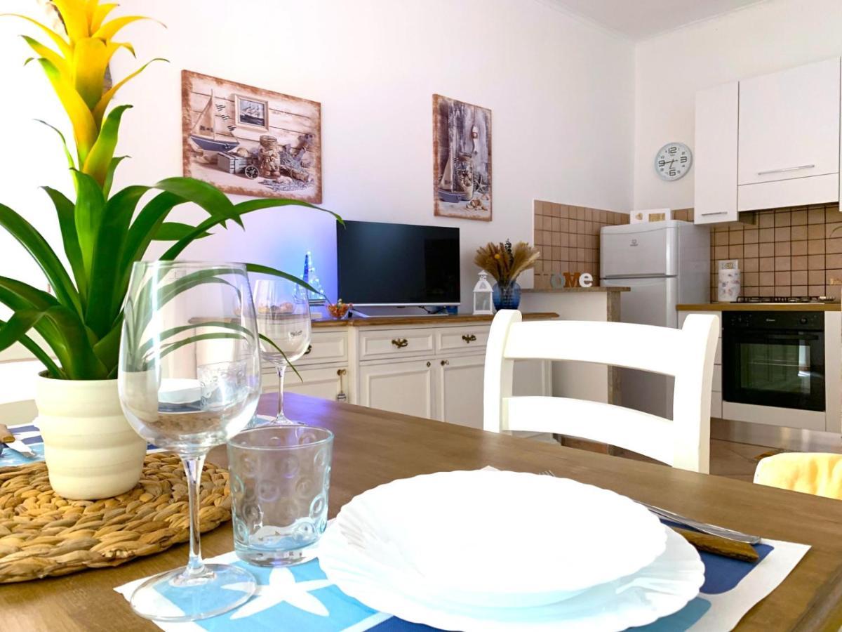 Abbasanta 6 a - due passi dal mare Apartment Passoscuro Bagian luar foto