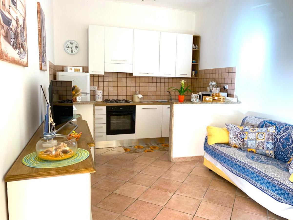 Abbasanta 6 a - due passi dal mare Apartment Passoscuro Bagian luar foto