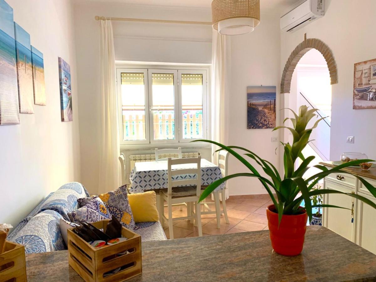 Abbasanta 6 a - due passi dal mare Apartment Passoscuro Bagian luar foto
